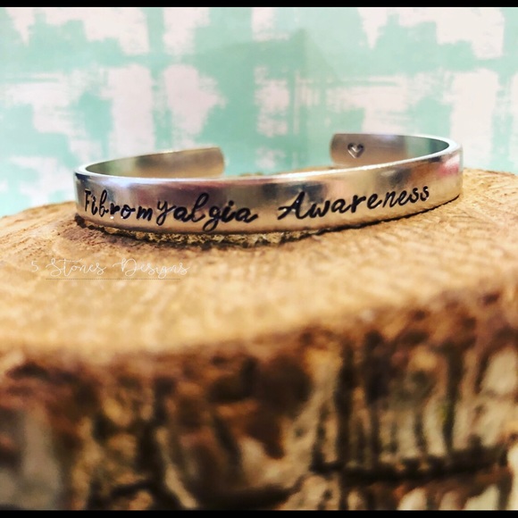 🆕 Fibromyalgia Awareness Medical Stainless Handstamped Cuff Bracelet - Picture 2 of 5